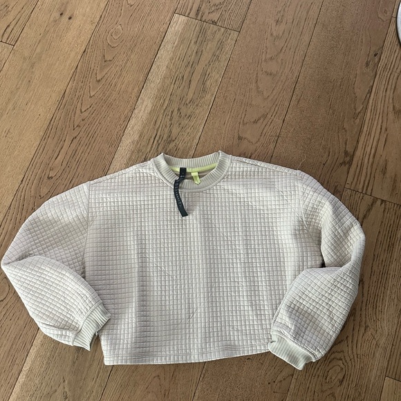 Lululemon LAB Textured Grid Cropped Pullover - Picture 1 of 1
